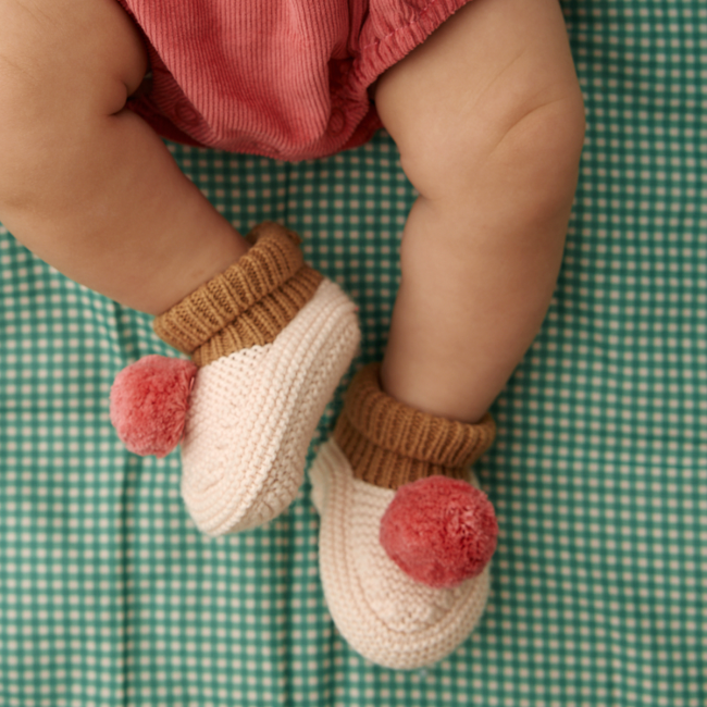 Chaussons en tricot rose 0-6 mois - Dans la Ferme - image 1